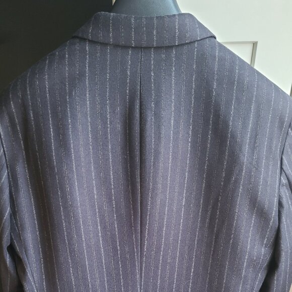 Banana Republic Heritage Slim Fit Suit – Navy Pinstripe – 42R - Picture 5 of 5
